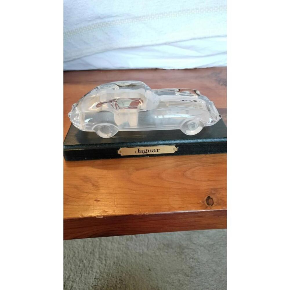 HOFBAUER CRYSTAL JAGUAR ON‎ BLACK WOODEN BASE - 1987